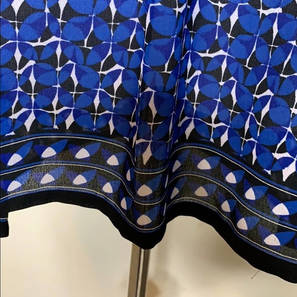 Max Edition Blue Sleeveless Top - Picture 3 of 7